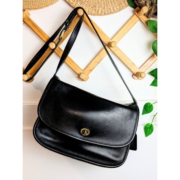 Coach Handbags - VINTAGE LEATHER COACH FOLD OVER BLACK CROSSBODY HANDBAG PURSE COACH HANG TAG